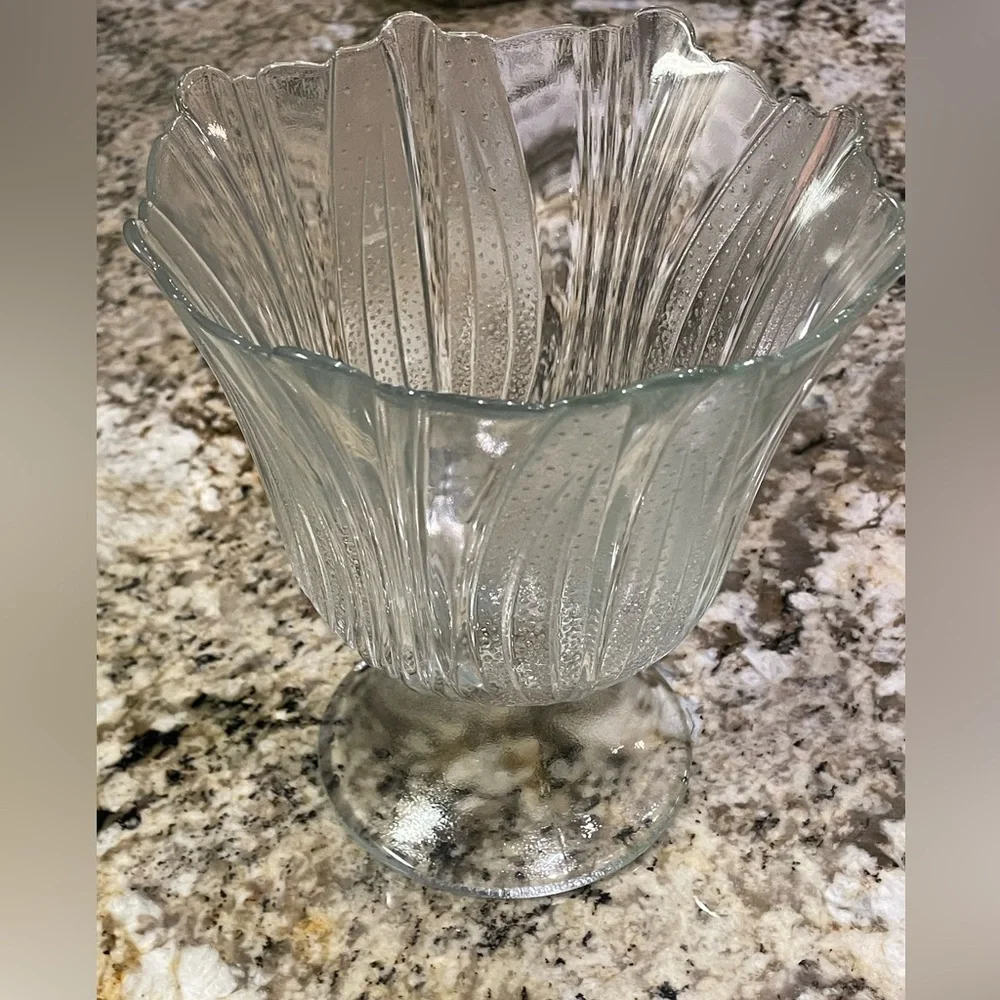 RARE FIND ~ VINTAGE 50’s Eduardian Footed Clear Glass Vase with tiny dotes.